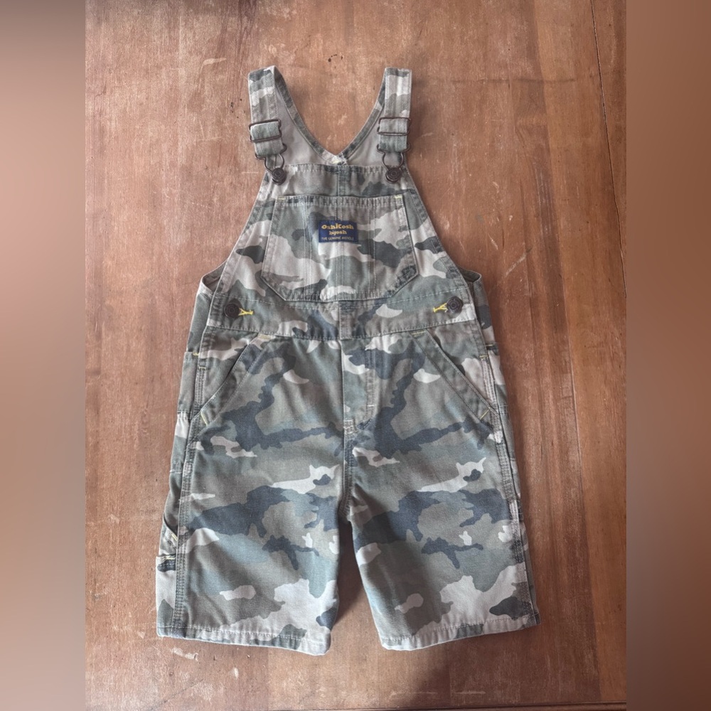 OshKosh b’gosh camo shortalls 3T 36 months